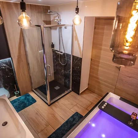 Tropical Jacuzzi Oasis - Terreaux דירה *